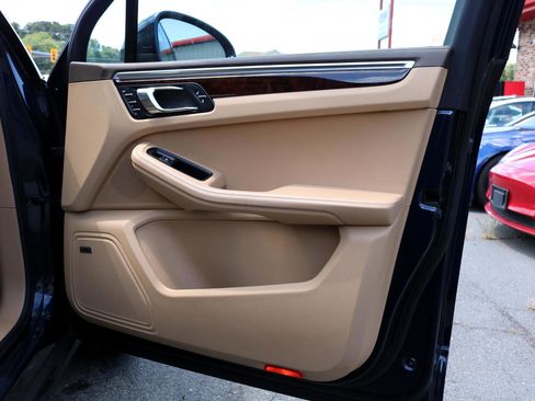 Used 2017 Porsche Macan S image 34