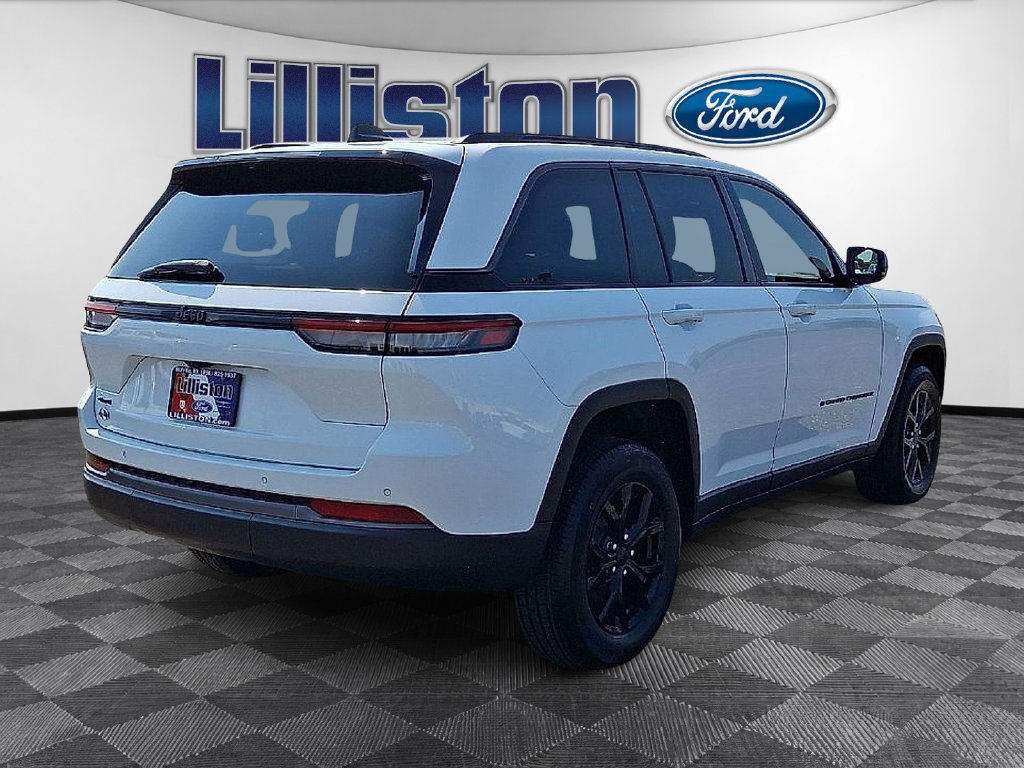 Used 2026 Jeep Grand Cherokee Altitude AWD/4WD image 4