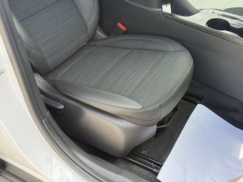 Used 2025 Buick Envista Preferred w/ Convenience I Package FWD image 18