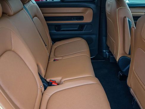 Used 2025 Volkswagen ID. Buzz Pro S RWD image 19