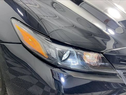 Used 2022 Toyota Camry SE FWD image 38