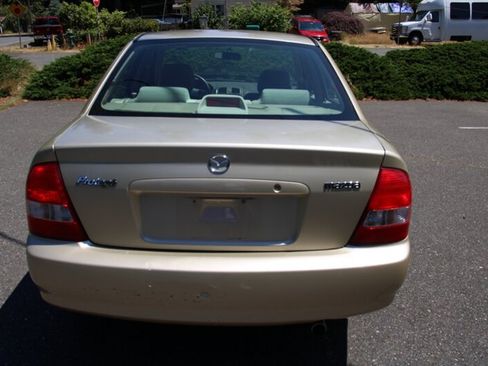 Used 2003 MAZDA Protege FWD image 10