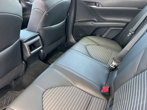 Used 2024 Toyota Camry SE image 5