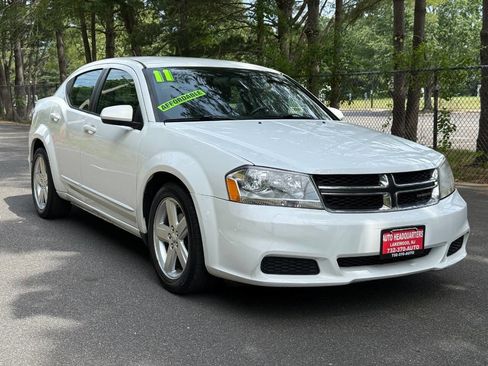 Used 2011 Dodge Avenger Mainstreet FWD image 3