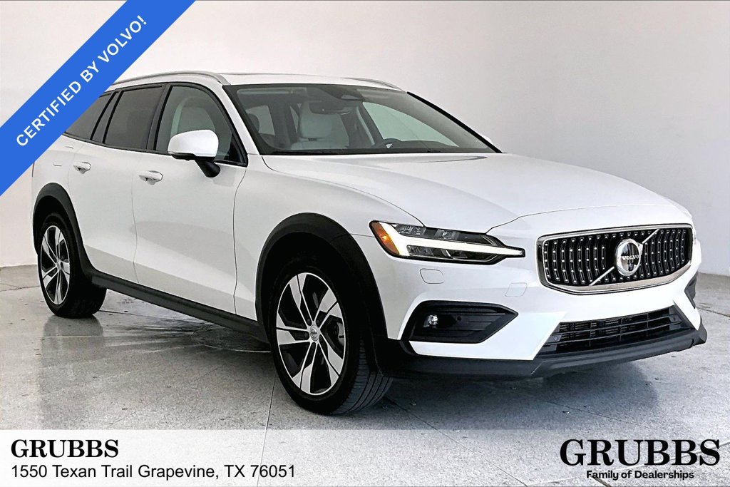 Used 2023 Volvo V60 B5 Cross Country Plus w/ Climate Package AWD/4WD image 1