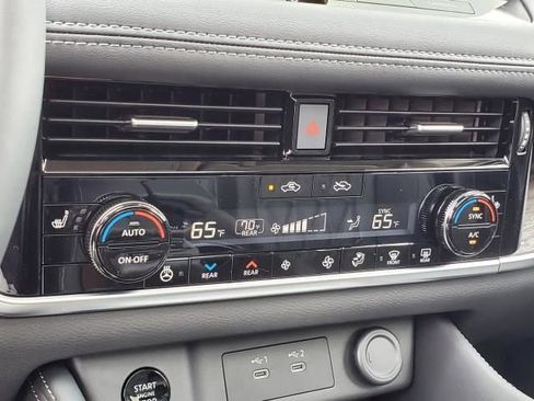 New 2025 Nissan Rogue Platinum w/ Platinum Premium Package image 25