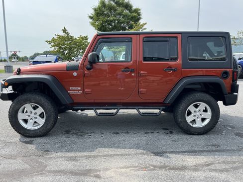 Used 2014 Jeep Wrangler Unlimited Sport w/ Quick Order Package 24S AWD/4WD image 9
