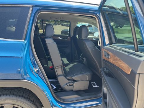 New 2026 Volkswagen Atlas SE FWD image 28