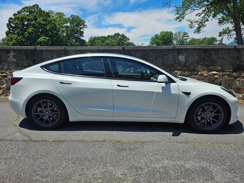 Used 2023 Tesla Model 3 Standard Range RWD image 10