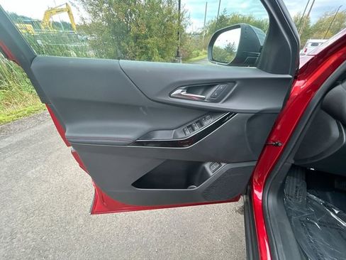 New 2025 Chevrolet Equinox RS image 23