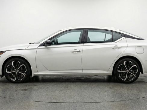 Used 2025 Nissan Altima 2.5 SR image 5