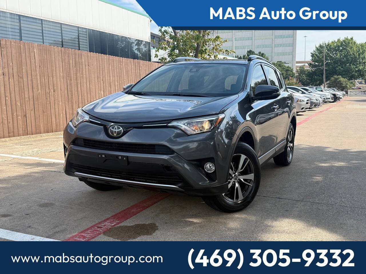Used 2018 Toyota RAV4 XLE w/ Plus Extra Value Package FWD image 1