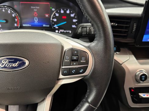 Used 2022 Ford Explorer XLT AWD/4WD image 22