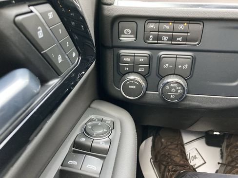 Used 2026 Chevrolet Suburban Premier image 14