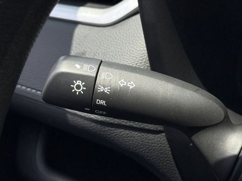 Used 2024 Toyota RAV4 LE FWD image 22