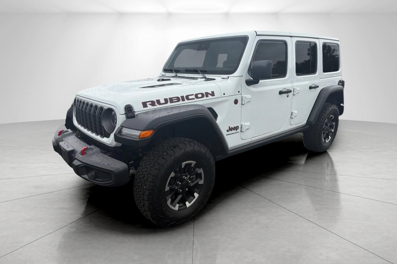 Used 2025 Jeep Wrangler Unlimited Rubicon w/ Convenience Group AWD/4WD image 2