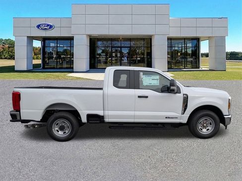 New 2026 Ford F250 XL RWD image 3