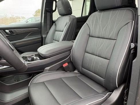 New 2026 Buick Enclave Avenir w/ Super Cruise Package AWD/4WD image 13