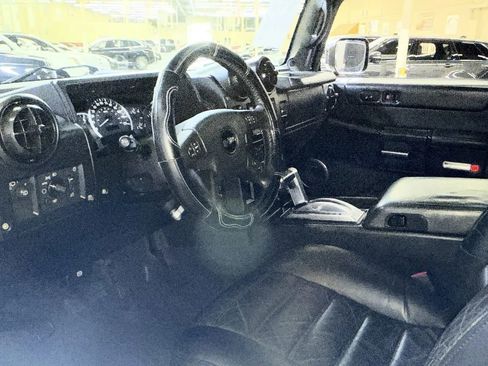 Used 2005 HUMMER H2 w/ Preferred Equipment Group image 23