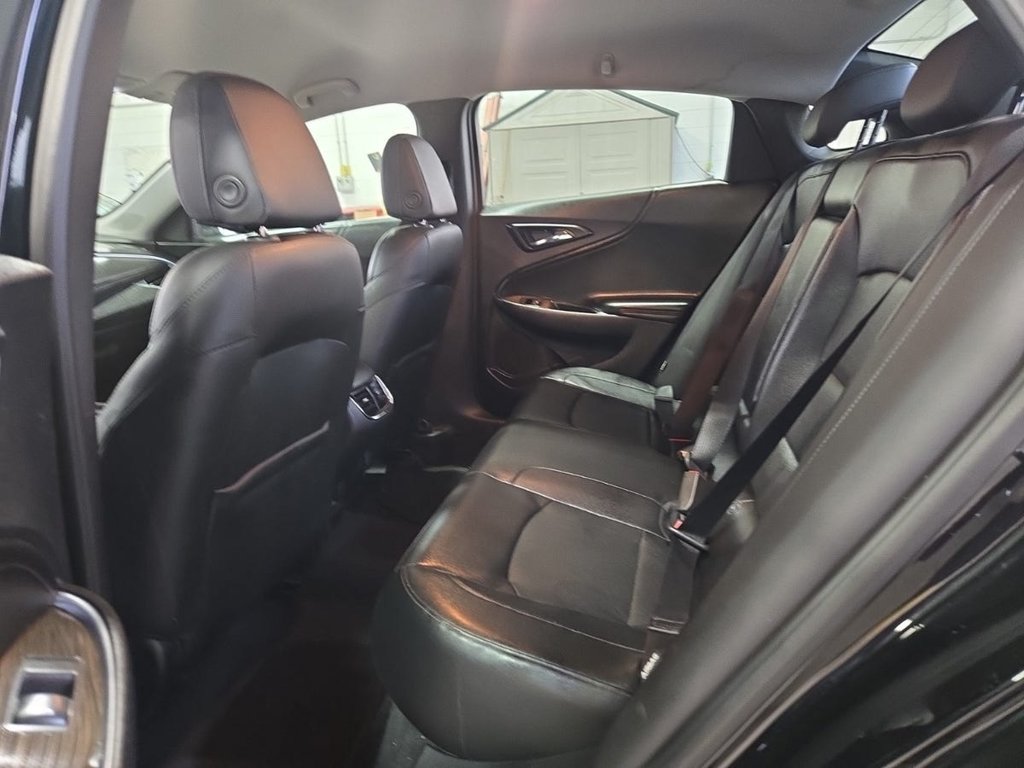 Used 2017 Chevrolet Malibu Premier w/ Driver Confidence Package FWD image 12