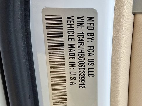 Certified 2025 Jeep Grand Cherokee Limited image 27