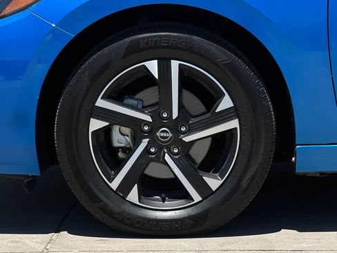 Used 2025 Nissan Sentra SV FWD image 11