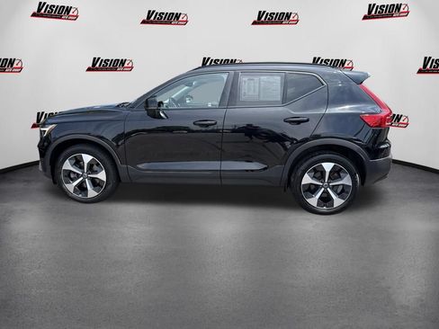 Used 2025 Volvo XC40 B5 Plus w/ Protection Package Premier AWD/4WD image 8