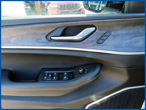 New 2026 Jeep Grand Cherokee L Limited image 13