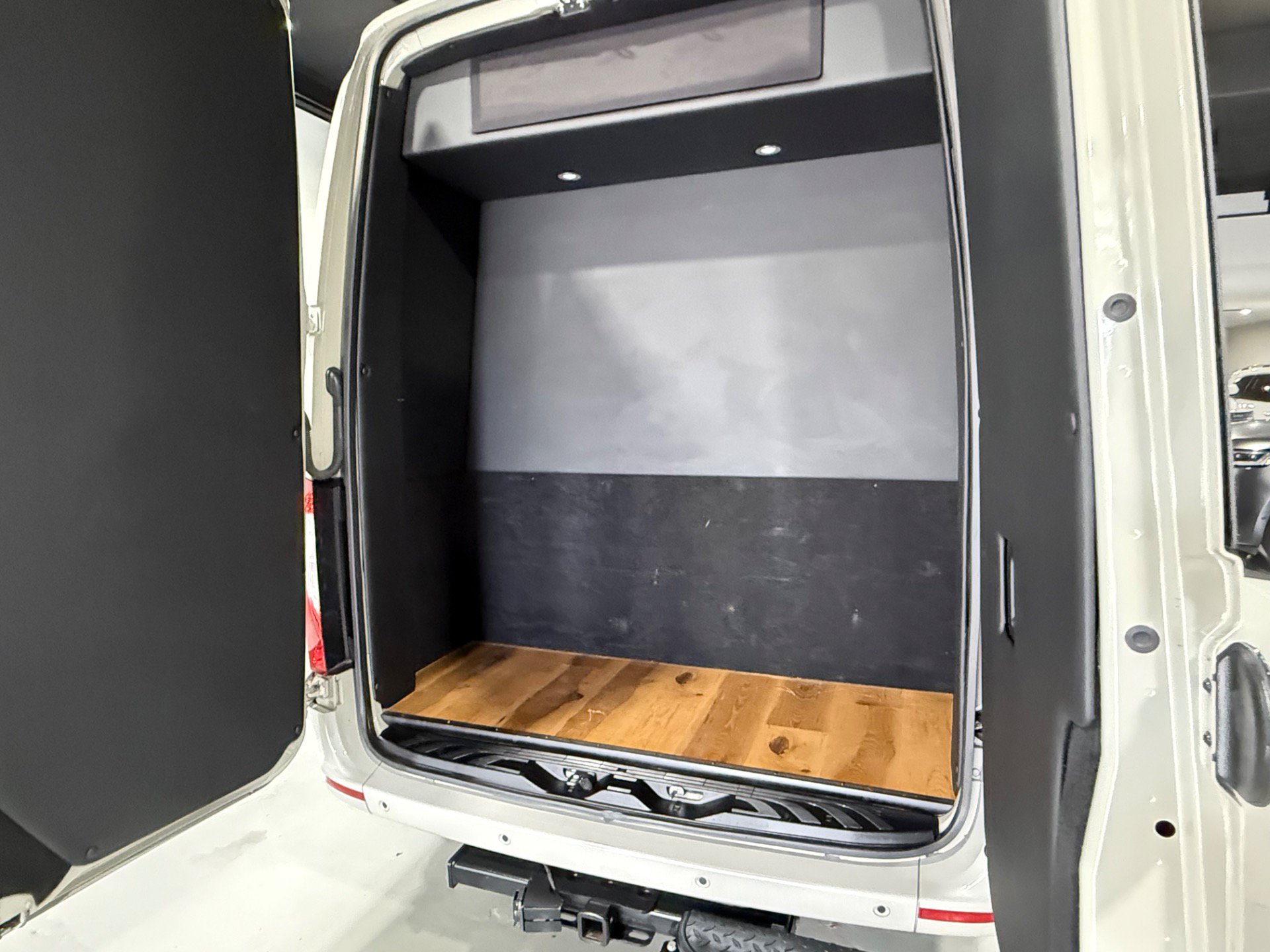 Used 2024 Mercedes-Benz Sprinter 2500 image 17