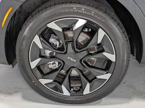 Certified 2026 Kia Sorento EX image 3