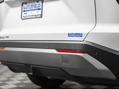 New 2026 Chevrolet Equinox LT w/ Convenience Package II image 8