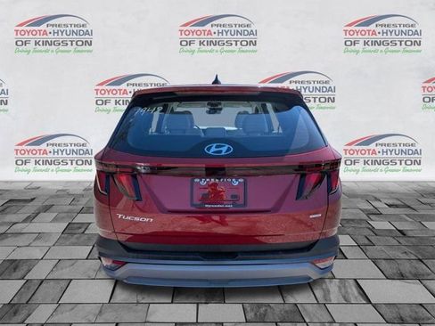 Certified 2025 Hyundai Tucson SE image 4