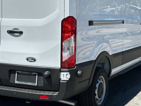 New 2026 Ford Transit 250 148 Medium Roof w/ Load Area Protection Package RWD image 8
