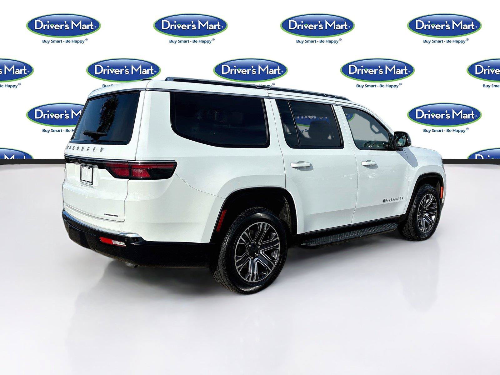 Used 2024 Jeep Wagoneer Series II w/ Flexible Seating Group RWD image 7