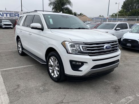 Used 2020 Ford Expedition XLT w/ Equipment Group 202A RWD image 8
