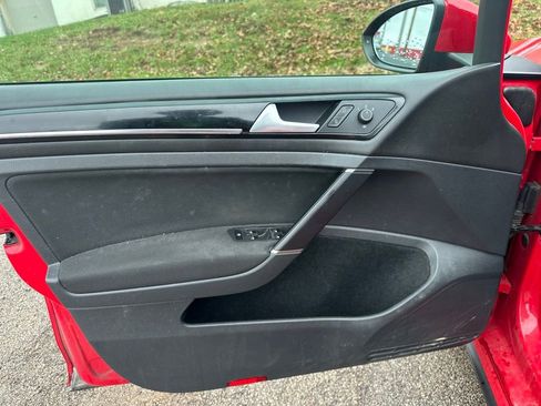 Used 2017 Volkswagen GTI S image 11