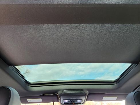 New 2026 Volkswagen Tiguan SE R-Line image 28