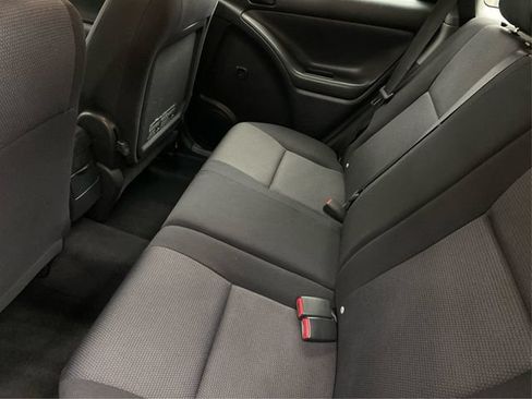 Used 2007 Pontiac Vibe w/ Security Package FWD image 10