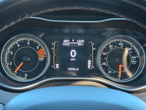 Used 2019 Jeep Cherokee Latitude Plus image 25