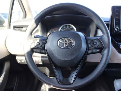 Used 2022 Toyota Corolla LE image 17