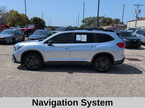 Used 2025 Subaru Ascent Bronze Edition image 3