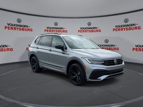 Certified 2024 Volkswagen Tiguan SE R-Line AWD/4WD image 2