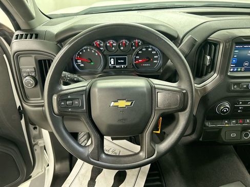 Used 2020 Chevrolet Silverado 1500 Custom w/ Custom Value Package image 4