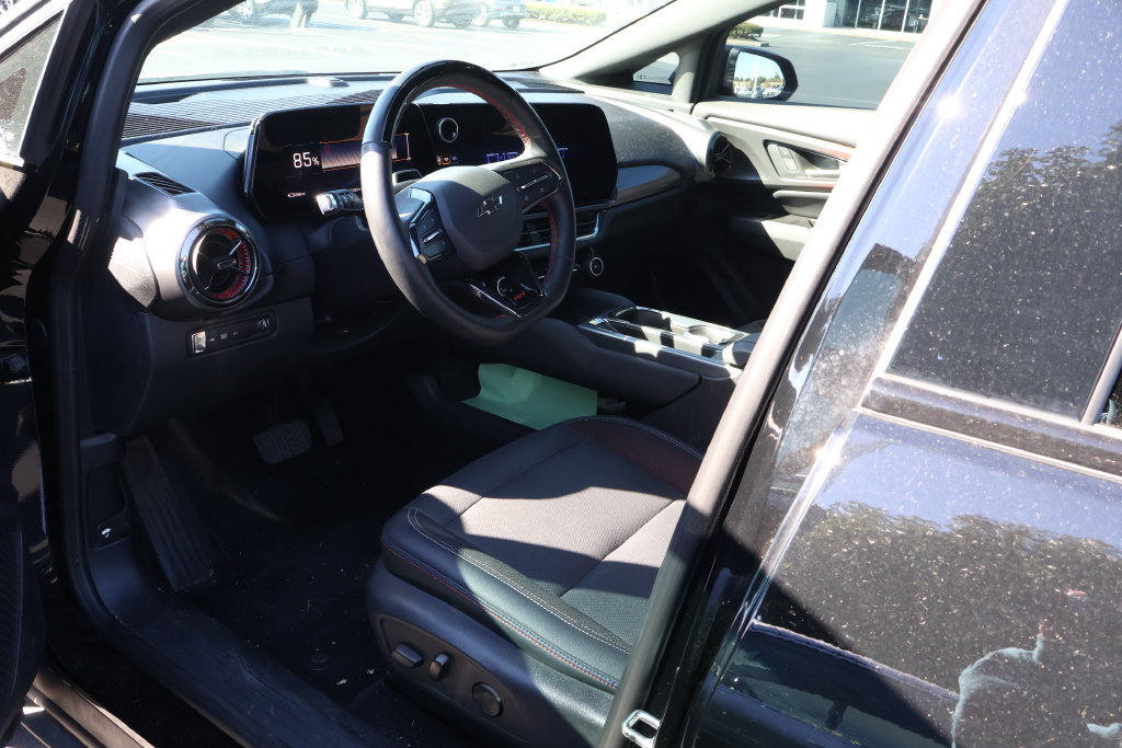 Used 2024 Chevrolet Equinox EV RS AWD/4WD image 7
