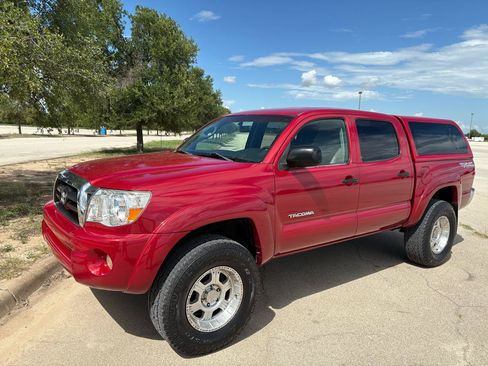 Used 2005 Toyota Tacoma PreRunner RWD image 4