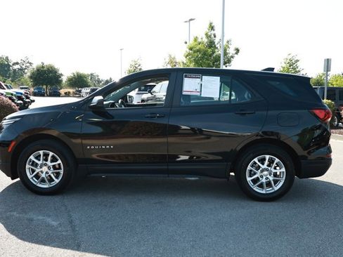 Used 2023 Chevrolet Equinox LS w/ LPO, Floor Liner Package FWD image 9