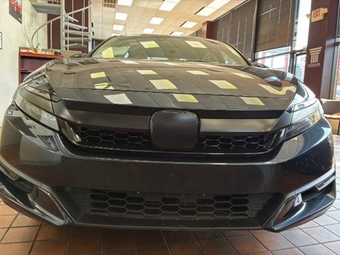 Used 2018 Honda Clarity Plug-In Hybrid image 4