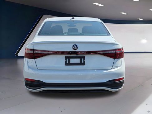 Certified 2025 Volkswagen Jetta Sport FWD image 6