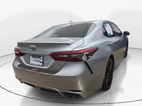Used 2022 Toyota Camry XSE FWD image 6