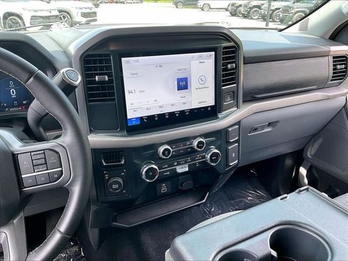 Used 2025 Ford F150 XLT w/ Equipment Group 301A Standard AWD/4WD image 17
